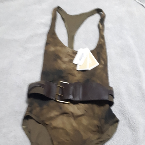 Ladies one piece bathing suit with belt. - Picture 12 of 13